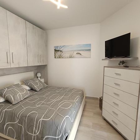 Coquet 2 Pieces Entierement Renove Et Climatise Apartment Cannes Bagian luar foto