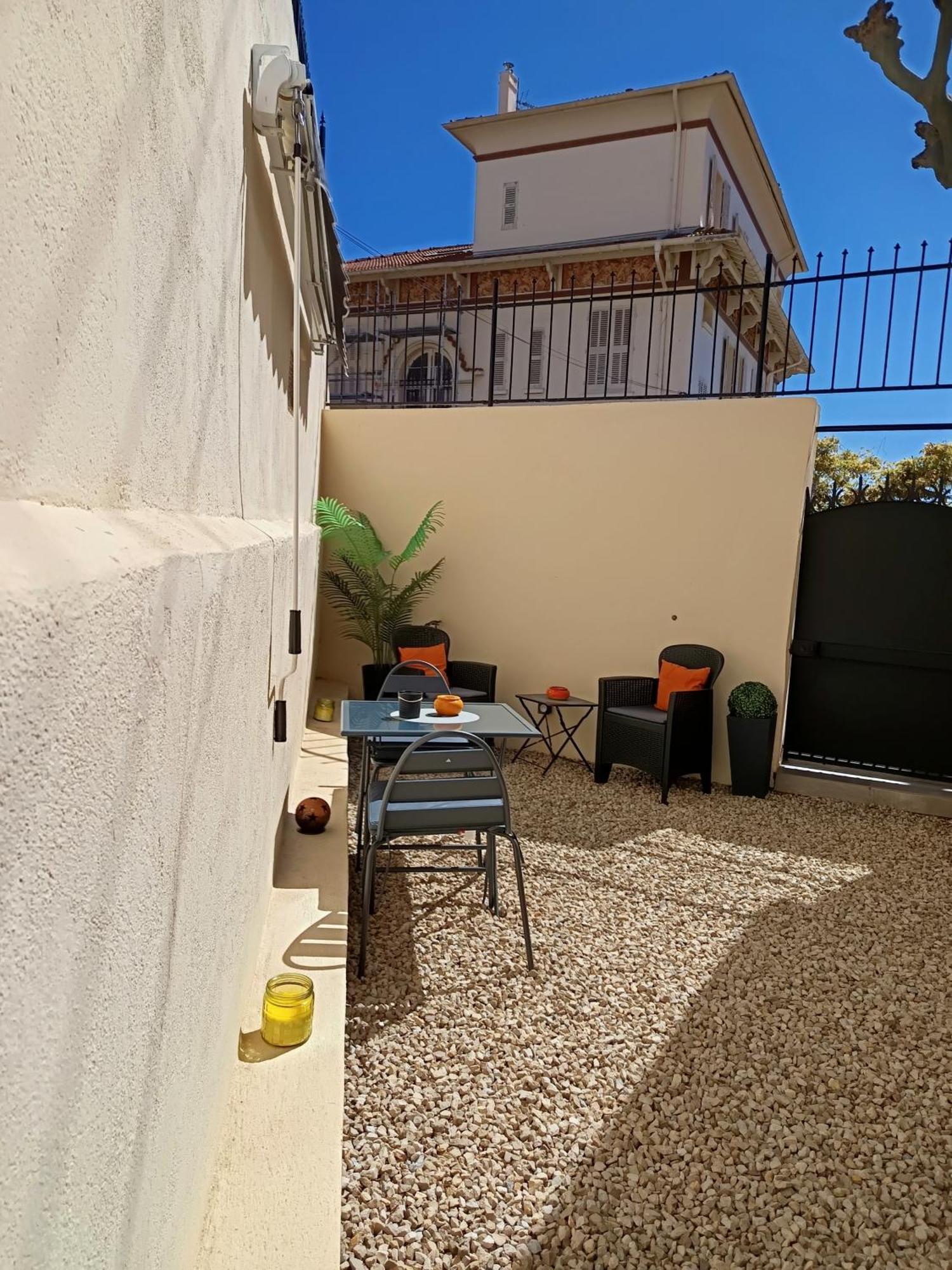 Coquet 2 Pieces Entierement Renove Et Climatise Apartment Cannes Bagian luar foto