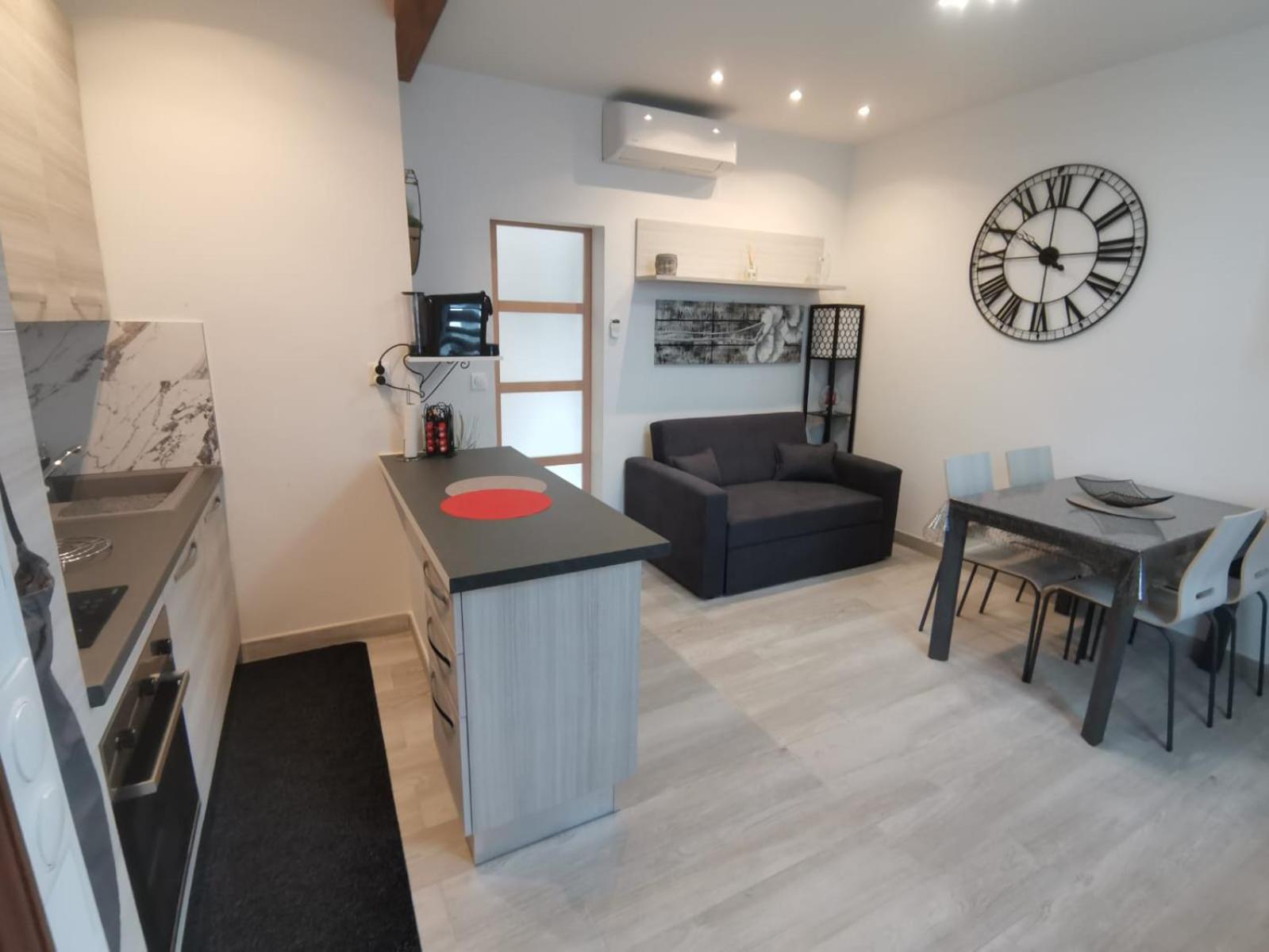 Coquet 2 Pieces Entierement Renove Et Climatise Apartment Cannes Bagian luar foto